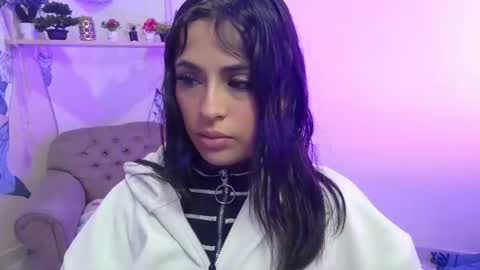 sofia_lara28 online show from July 28, 12:48 pm