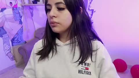sofia_lara28 online show from August 2, 12:52 pm