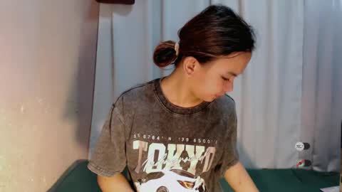 sofia_sweetheart18 online show from July 26, 11:40 am