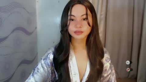 sofia_sweetheart18 online show from July 6, 9:25 am