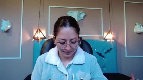 Snapshot of sofia_white3 chatting on October 19, 11:12 am Sofa online show from October 19, 11:12 am