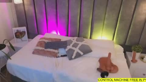 Sofi online show from April 25, 1:52 pm
