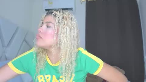 sofiacastillo01 online show from February 20, 2:40 pm