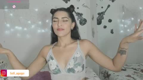 sofiacruz16 online show from February 27, 9:25 pm