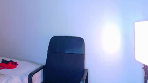SOFIA DIAMOND  online show from May 13, 8:03 pm