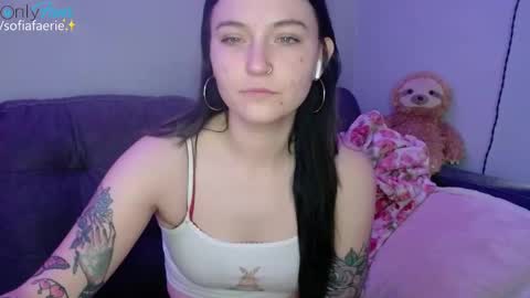 Snapshot of sofiafaerie chatting on December 15, 3:31 pm sofiafaerie online show from December 15, 3:31 pm