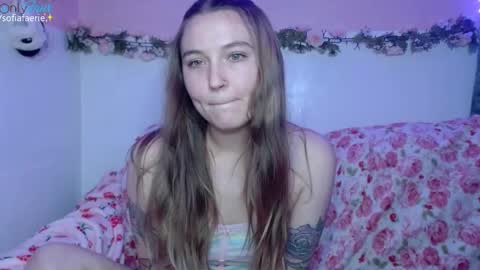 Snapshot of sofiafaerie chatting on October 25, 3:36 am sofiafaerie online show from October 25, 3:36 am