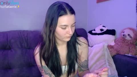 Snapshot of sofiafaerie chatting on January 10, 11:18 pm sofiafaerie online show from January 10, 11:18 pm