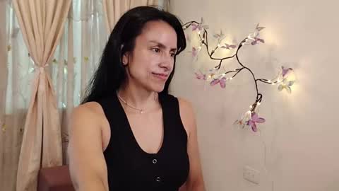 Sofi Bella online show from April 28, 7:07 pm