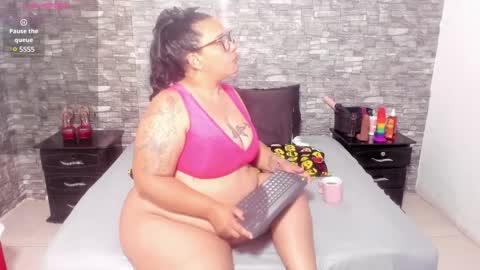 Snapshot of sofie_storm chatting on February 9, 10:20 am Vicky online show from February 9, 10:20 am