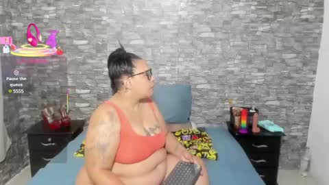 Snapshot of sofie_storm chatting on February 23, 10:21 am Vicky online show from February 23, 10:21 am