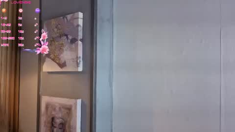 sofii_jones online show from July 29, 5:07 am