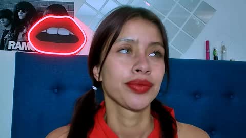 Snapshot of sofiia_tay chatting on September 11, 3:01 pm sofiia_tay online show from September 11, 3:01 pm
