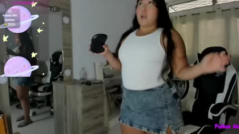 sofilaraa online show from April 25, 7:11 pm