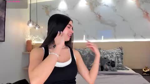 Sol Avelar online show from July 7, 12:24 am