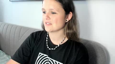 SomeonesDay online show from November 26, 7:31 am