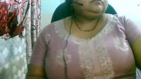 soni88888 online show from April 29, 2:53 pm