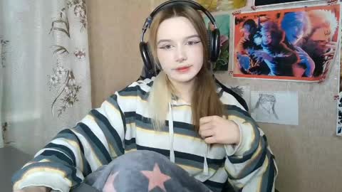 Mila online show from April 29, 3:37 pm