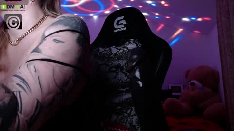 Snapshot of sonyadevon chatting on December 23, 4:12 am Sonia online show from December 23, 4:12 am