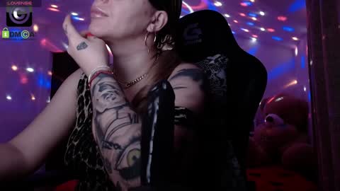 Snapshot of sonyadevon chatting on December 16, 4:55 am Sonia online show from December 16, 4:55 am