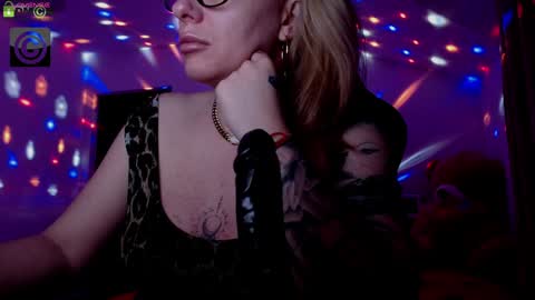 Snapshot of sonyadevon chatting on January 13, 4:18 am Sonia online show from January 13, 4:18 am