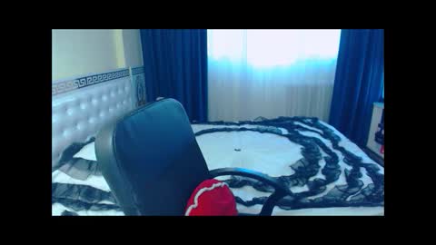 Snapshot of sonyamilf chatting on January 2, 2:13 pm Sonya online show from January 2, 2:13 pm