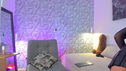 sophie online show from June 26, 12:28 pm