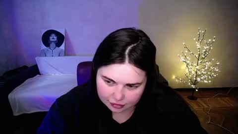 sophia__olsen online show from June 26, 6:25 am