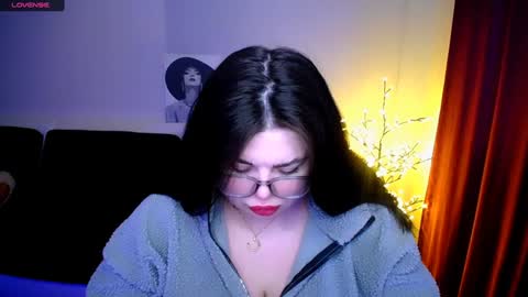 Snapshot of sophia__olsen chatting on January 22, 6:31 am sophia__olsen online show from January 22, 6:31 am