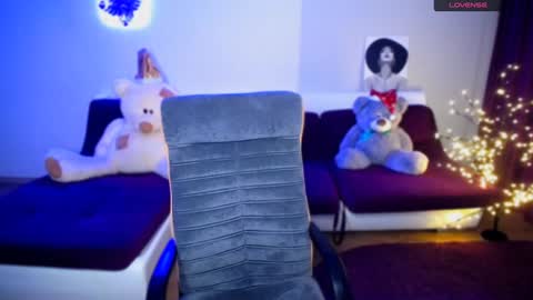 Snapshot of sophia__olsen chatting on December 24, 6:55 am sophia__olsen online show from December 24, 6:55 am