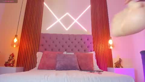 sophia_turneer online show from June 15, 11:16 pm