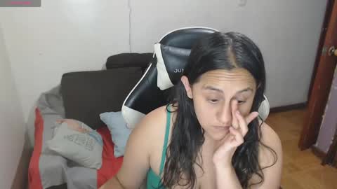 sophiaa_vega_ online show from June 7, 11:22 pm