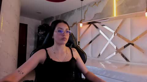 sophiadoll_tf online show from May 4, 9:07 pm