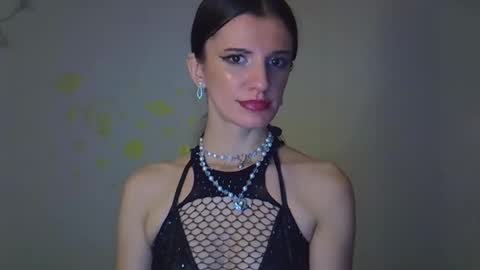 Sophia online show from November 1, 8:24 pm