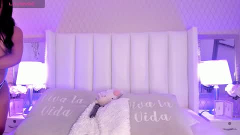 SophiaSmiths online show from February 25, 8:53 pm