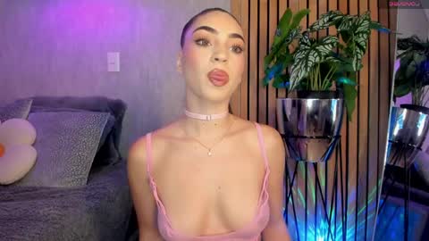 Sophi  online show from May 2, 3:10 am