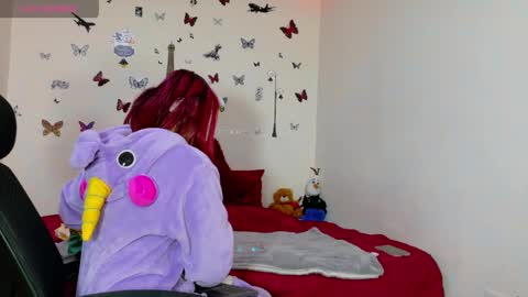 sophie_new25 online show from April 29, 11:35 am