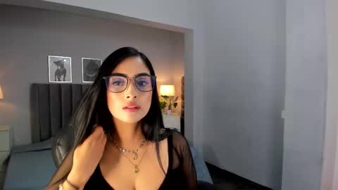 Sophi online show from February 9, 1:24 pm