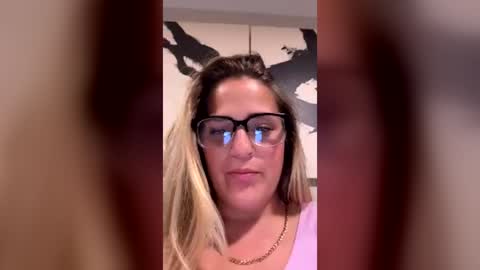 Sophieluvsthesun online show from June 18, 3:52 am
