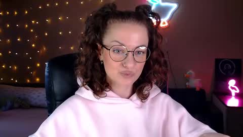 sophieleroux online show from April 29, 1:03 pm