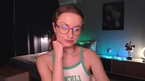 sophieleroux online show from November 25, 7:04 pm