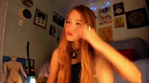 Sophie online show from May 3, 4:27 am
