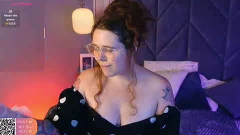 Sophie online show from July 27, 8:50 pm