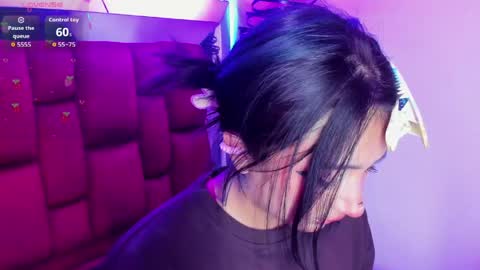   Sophie  online show from April 25, 8:17 pm