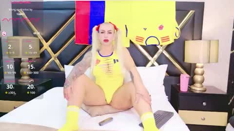 SophieWinslow online show from June 19, 12:30 pm