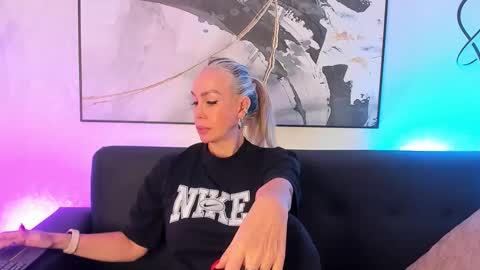 Sophi online show from March 12, 3:15 pm