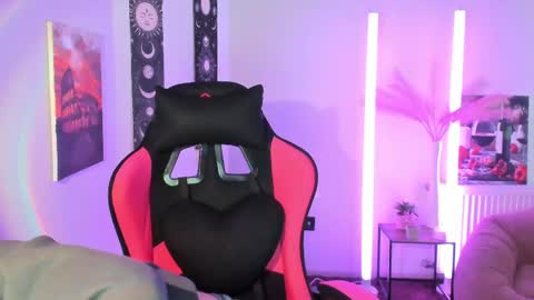 Jennie online show from April 19, 12:05 pm