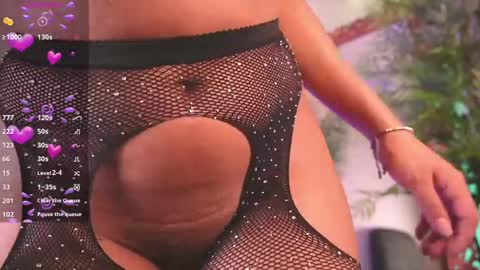 Juliana online show from May 4, 12:09 pm