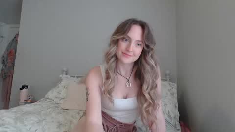 Snapshot of sp8cebunni99 chatting on September 16, 7:11 pm Margo online show from September 16, 7:11 pm