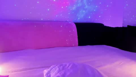 Anya AnYuh online show from March 19, 9:30 pm